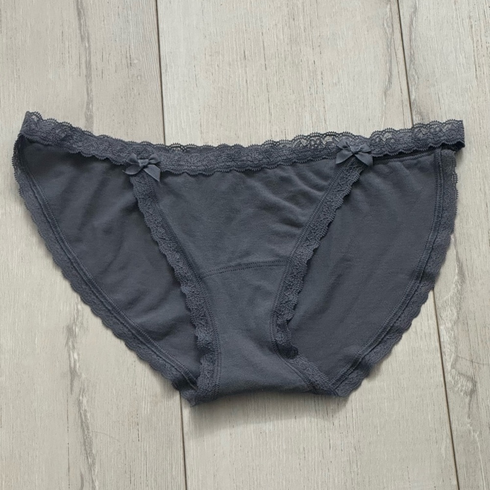 Victoria’s Secret Low rise lace string bikini